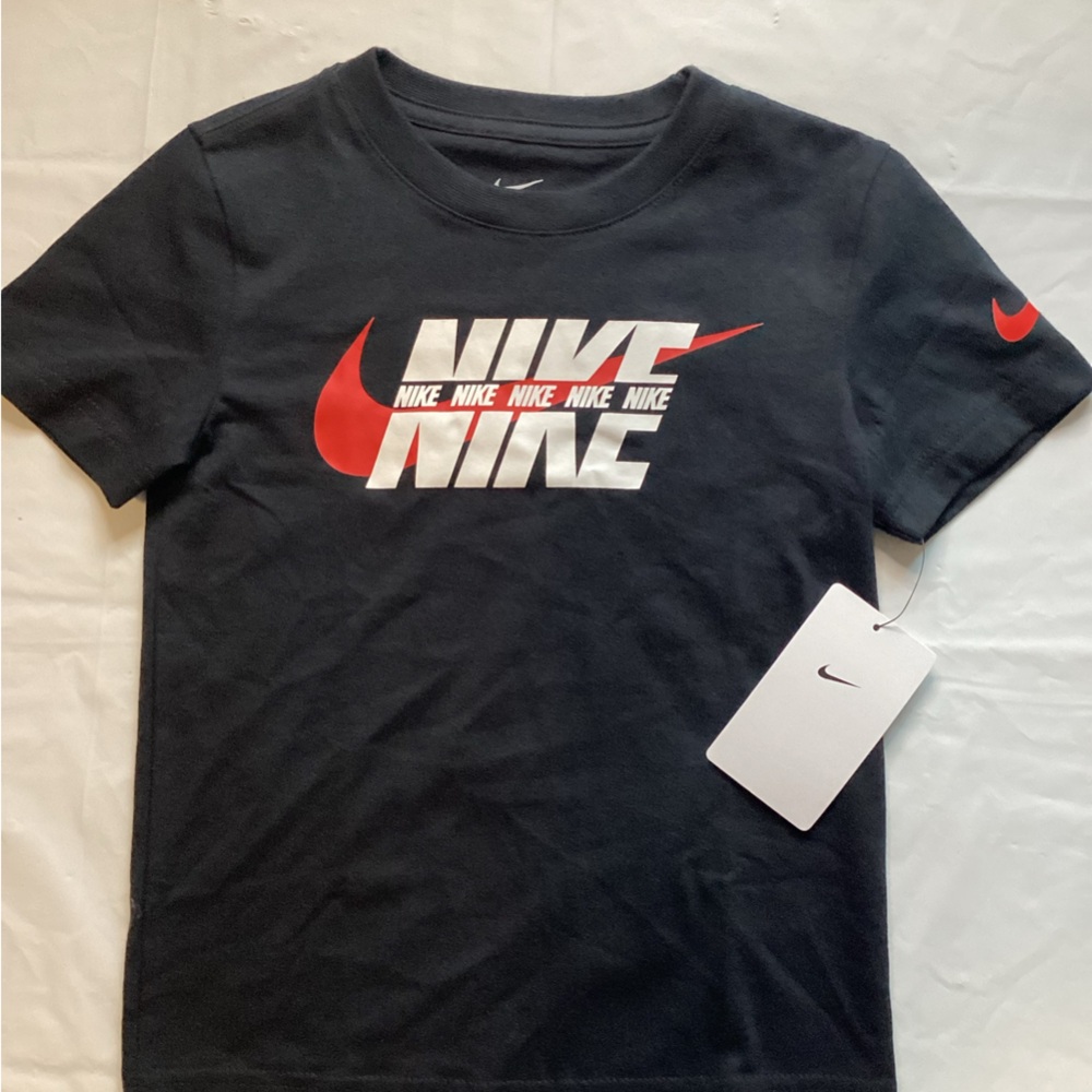 Nike Black and Red Short Sleeve Tee